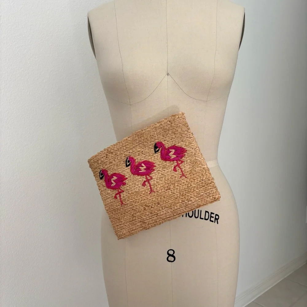 Buji Baha Raffia Flamingo Clutch NWOT Whimsical Pink Birds Magnetic Snap Closure